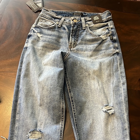 Silver Jeans Co Women's. Avery High Rise Slim Bootcut Jeans In Indigo - Picture 9 of 13